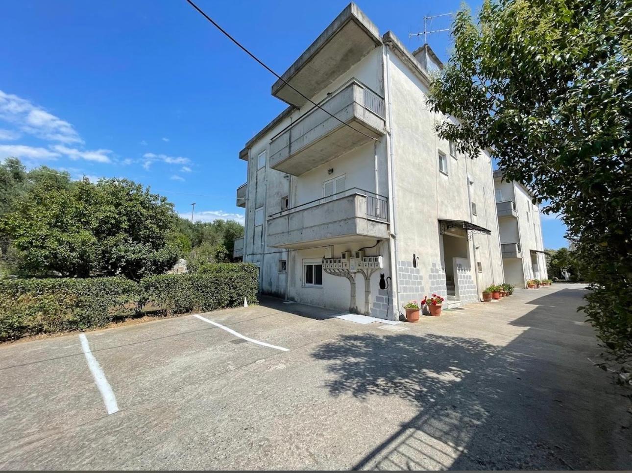 Sofi'S Apartments Kalamata Exterior photo